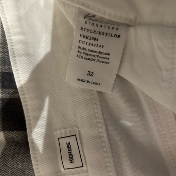 White BKE shorts - Picture 3 of 3